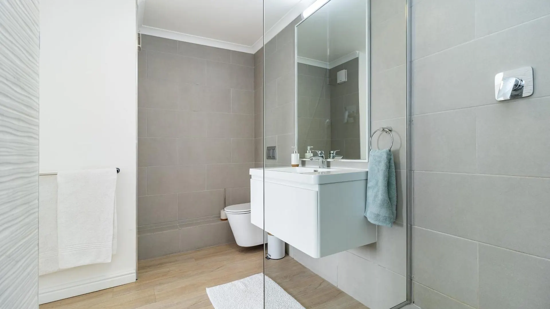 1 Bedroom Apartment, The Centurion, Seapoint, Cape Town, South Africa 0*,  South Africa